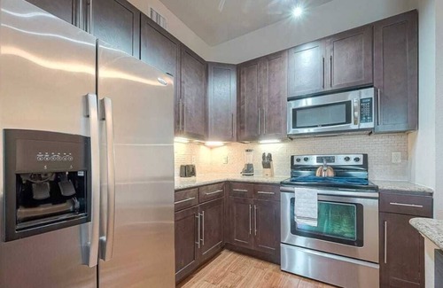 Astrodome Apartamento | Stylish 2 bedroom Apt in Vibrant Houston with 2 King Beds and Great Amenities!
