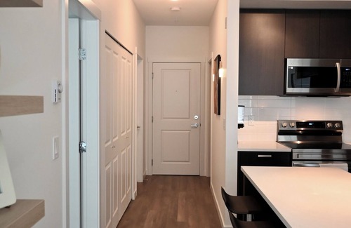 Fleetwood Apartamento | Premium 2br Boho style stay | Central Location | Sleeps 4