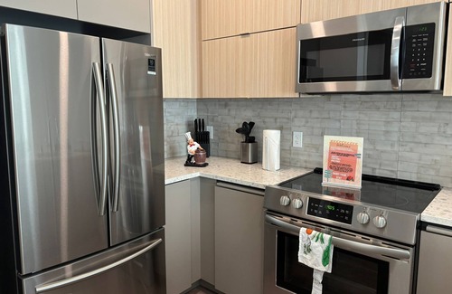 Koreatown Hotel | Stylish 2-Bedroom Deluxe Apart-Hotel in the Heart of Koreatown
