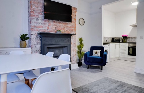 Birkenhead Apartamento | Stylish 2 bedroom flat near Liverpool City Centre