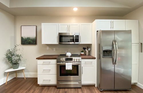 Downtown Vancouver Casa | Stylish 2-bedroom Home in Downtown Vancouver