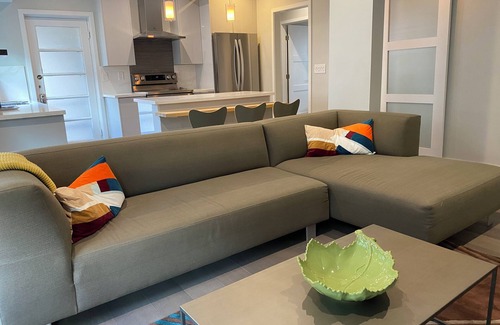 University South Apartamento | Stylish 2-bedroom in fabulous Downtown Palo Alto, AC & WiFi
