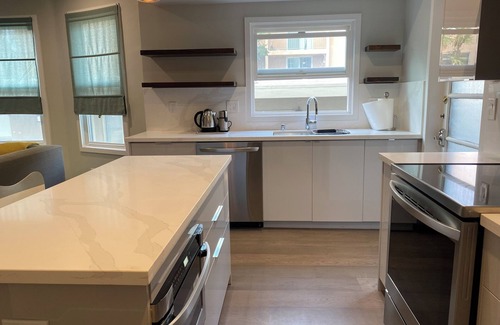 University South Apartamento | Stylish 2-bedroom in fabulous Downtown Palo Alto, AC & WiFi