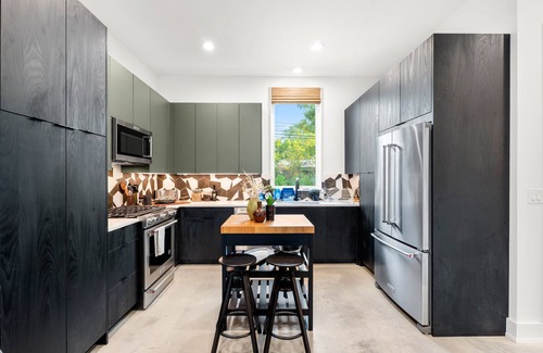 South Manchaca Casa | Stylish 2 bedroom Retreat in South Austin
