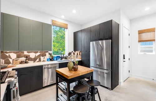 South Manchaca Casa | Stylish 2 bedroom Retreat in South Austin