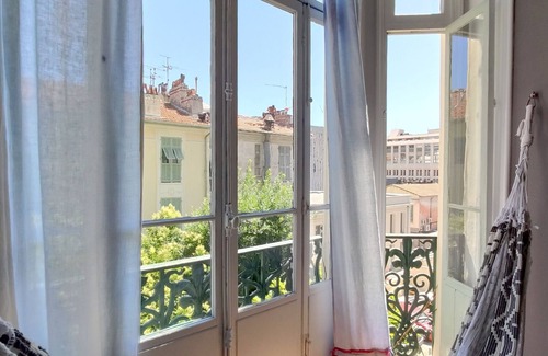 Lepante Quarter Apartamento | Con estilo de 2 dormitorios y 2 baños completos, luminoso y tranquilo, en el corazón de Niza