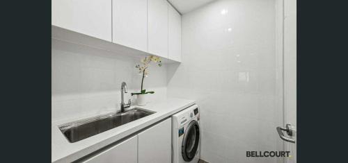 South Perth Apartamento | Stylish 2-BR Apartment in the Heart of South Perth