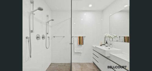 South Perth Apartamento | Stylish 2-BR Apartment in the Heart of South Perth