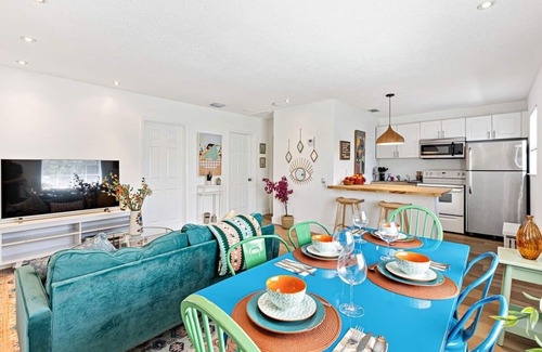 Sailboat Bend Apartamento | Stylish 2 BR Condo - Close to Riverwalk