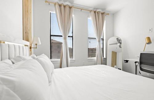 Frisco Apartamento | Stylish 2B near Legacy West Wi-Fi Fitness Pool 2449