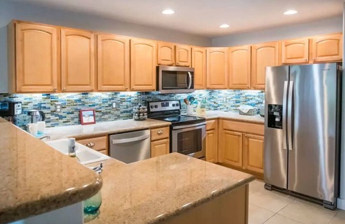 Westport Condominio | ☀️Stylish 2bd @beach~King Bed~jetted tub~Dog friendly~Elevator