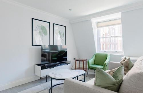 Royal Borough of Kensington and Chelsea Apartamento | Stylish 2BD Flat in the Heart of Kensington