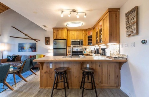 Carnelian Woods Condominio | Stylish 2BD in Carnelian Bay