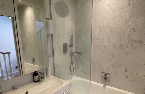Frognal and Fitzjohns Apartamento | Stylish 2BD Maisonette - 5 mins to Hampstead Heath