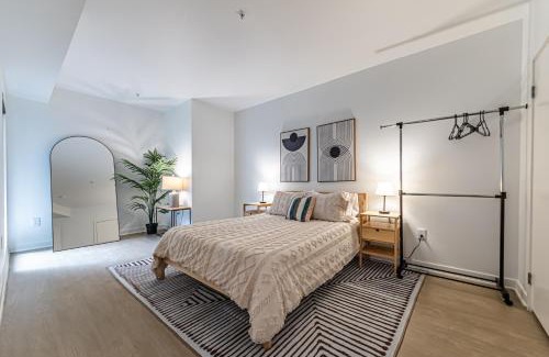 Downtown Apartamento | Stylish 2BDR & 2BTH - 15 mins walk to the beach!
