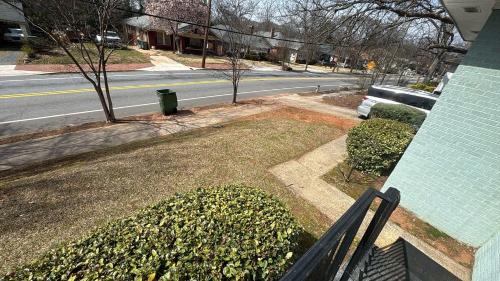 West End Casa | Stylish 2BR 1 Mile From Downtown And The Aquarium