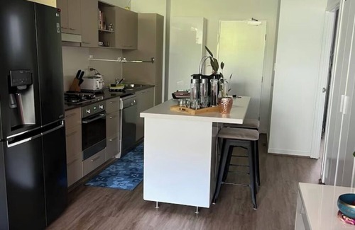 Bulimba Apartamento | Stylish 2BR/2BA Apt with Pool access in Central Bulimba
