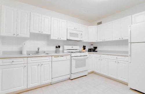 Aurora Highlands Apartamento | Stylish 2BR Apartment Close to DC Attractions