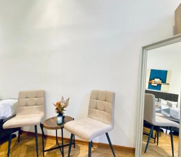 Schottenfeld Apartamento | Stylish 2BR Apt Prime Location by Westbahnhof