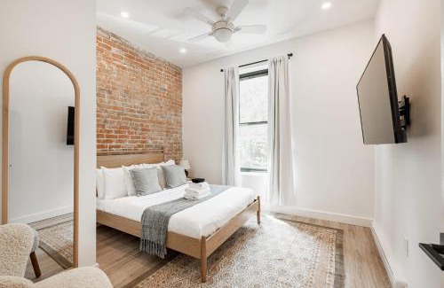 Saint Henri Apartamento | Stylish 2BR Apt Steps from Atwater Market