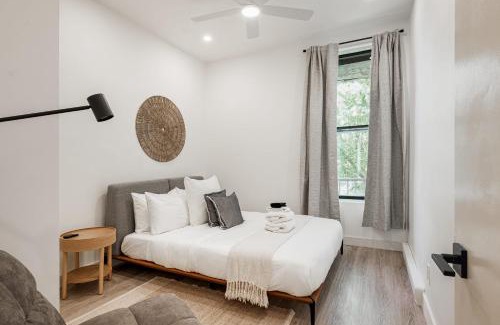 Saint Henri Apartamento | Stylish 2BR Apt Steps from Atwater Market
