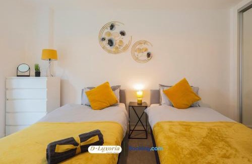 Royal Docks Apartamento | Stylish 2BR By DLuxoria Short Lets & Serviced Accommodation Greater London With Pet Friendly, Free WiFi & Free Parking