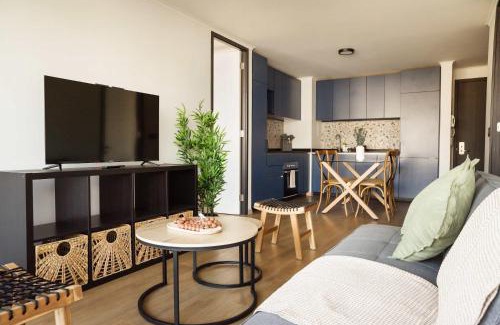 Apoquindo Apartamento | Stylish 2BR Getaway for 5 in Las Condes Oasis