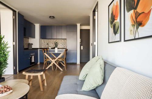 Apoquindo Apartamento | Stylish 2BR Getaway for 5 in Las Condes Oasis