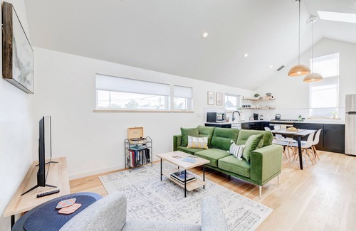 West Highland Casa | Stylish 2BR Guesthouse w/ Private Patio - Walk to Tennyson St