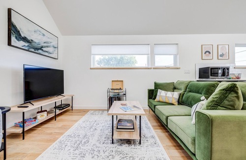 West Highland Casa | Stylish 2BR Guesthouse w/ Private Patio - Walk to Tennyson St