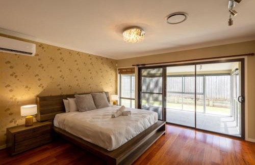 Stretton Casa | Stylish 2BR House for a Memorable Stay Stretton