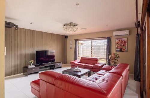 Stretton Casa | Stylish 2BR House for a Memorable Stay Stretton
