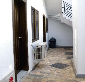 Lome Apartamento | Stylish 2BR Modern Apt in Cité Baguida