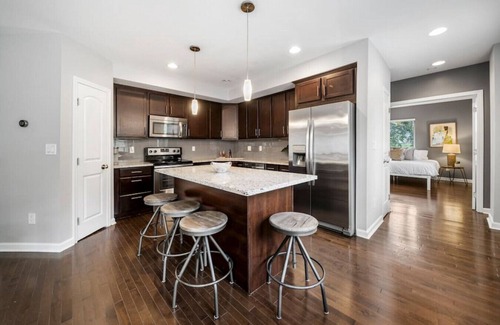 Mount Auburn Apartamento | Stylish 2BR near City Center | OTR, UC, Zoo