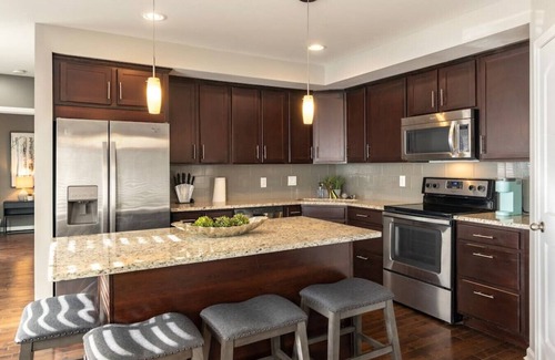 Mount Auburn Apartamento | Stylish 2BR near it all