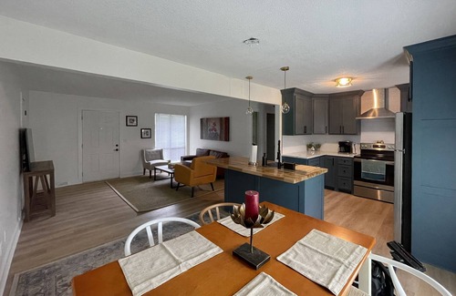 Overland Park Casa | Stylish 2BR Near highway/Advent Health/Dwntwn OP