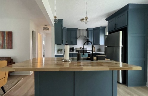 Overland Park Casa | Stylish 2BR Near highway/Advent Health/Dwntwn OP