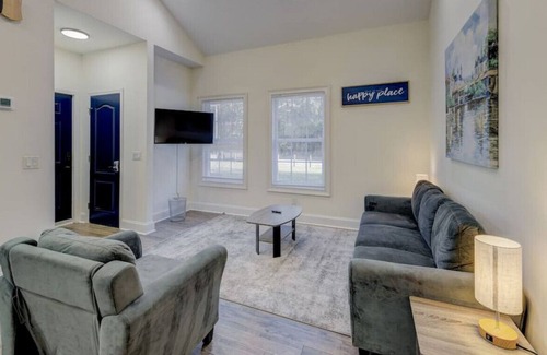Orangeburg Casa | Stylish 2BR on Sylvan