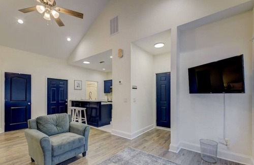 Orangeburg Casa | Stylish 2BR on Sylvan