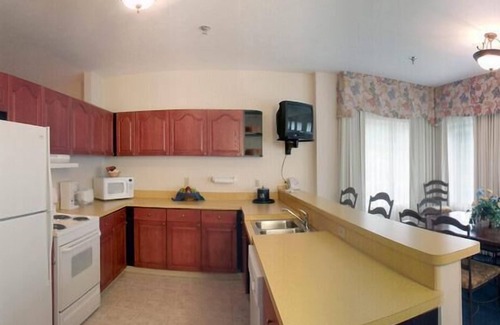 Mishawaka Complejo | Elegante 2BR con Wi-Fi gratis, piscina en el resort, mini golf y 4 millas para Notre Dame