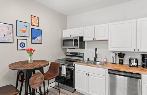 Hough Apartamento | Stylish 3 BDR | 3 min. to Clinic