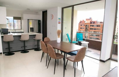 Lalinde Condominio | Stylish 3 bdr condo ideal location Poblado