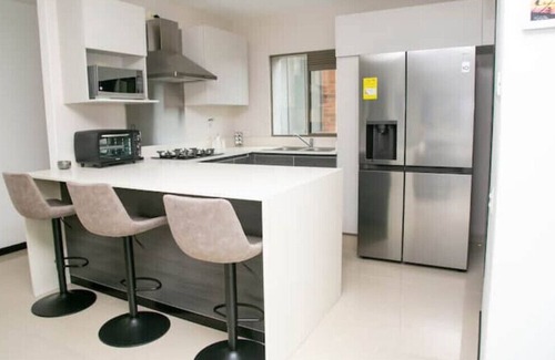 Lalinde Condominio | Stylish 3 bdr condo ideal location Poblado