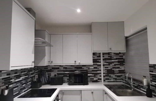 Swindon Apartamento | Stylish 3 Bed, 2 bathrooms, sleeps 5, Pet-Friendly