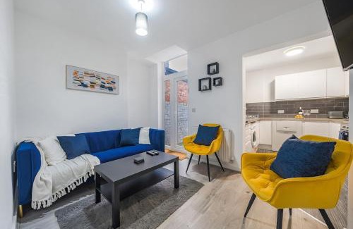 Liverpool Casa | Stylish 3 Bed 3 Bathroom home in a popular part of Liverpool - Close by to City Centre