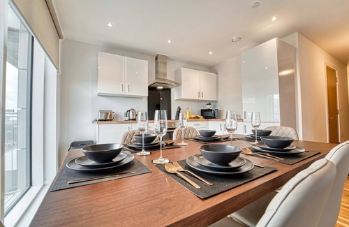 Trafford Apartamento | Stylish 3-Bed Apt | By Old Trafford & Salford Quays