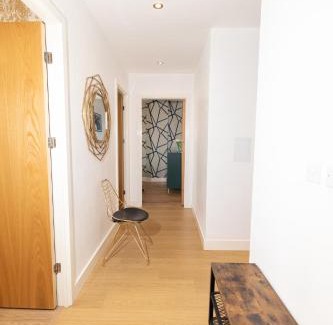 Lansbury Apartamento | Stylish 3 Bed Apt Near Downtown & Free Parking