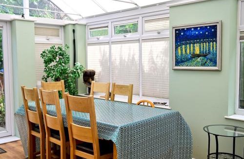 Canton Casa | Stylish 3-Bed Home in Canton wGarden Parking Pass The Keys