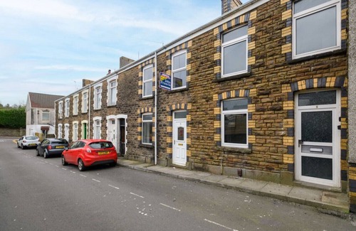 Skewen Casa | Stylish 3-Bed Home in Skewen