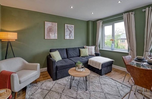 Spetchley Casa | Stylish 3 Bedroom House with Parking